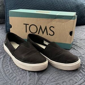 Toms women’s size 10 Parker slip-on shoes